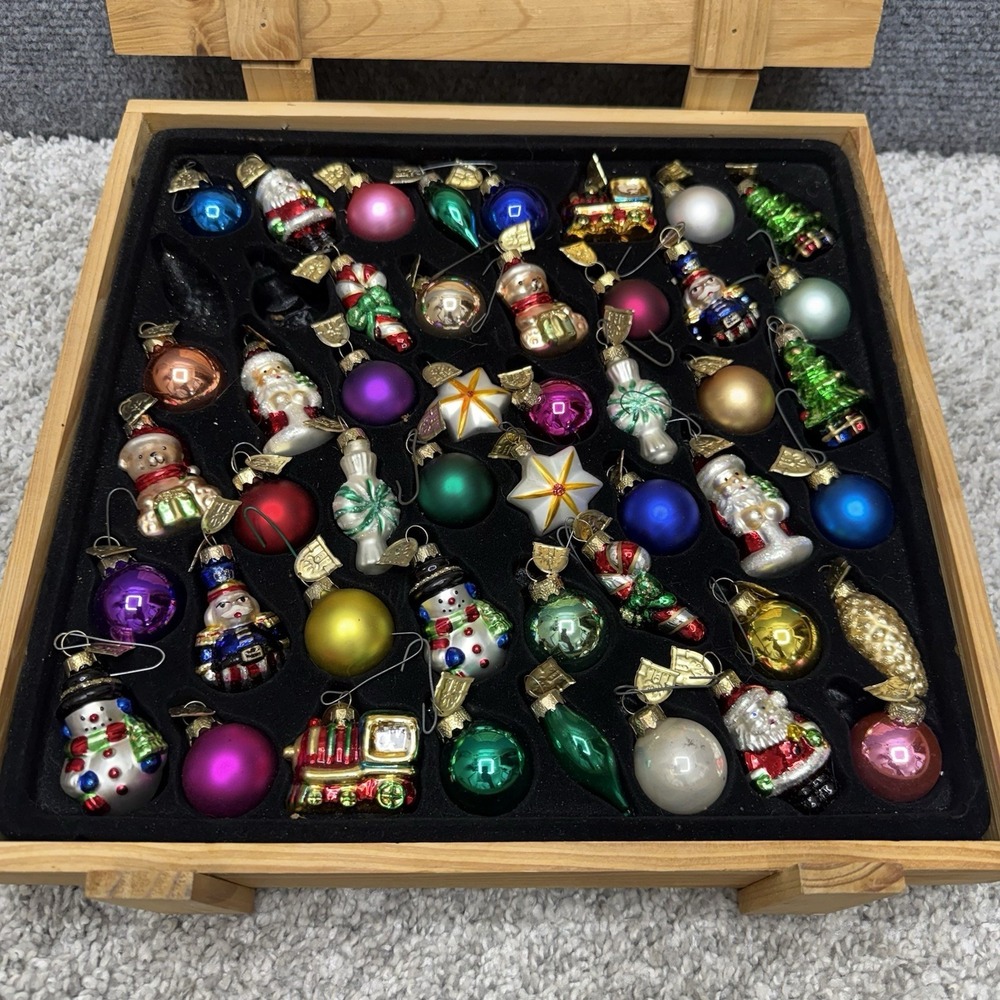 Thomas Pacconi Museum Series Miniature Christmas Ornament In Wood Box (READ) 46 - Picture 2 of 16